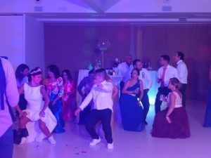 La divertida boda de Johnny y Carmen